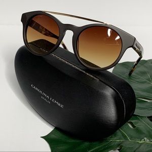 ** SOLID** CAROLINA LEMKE